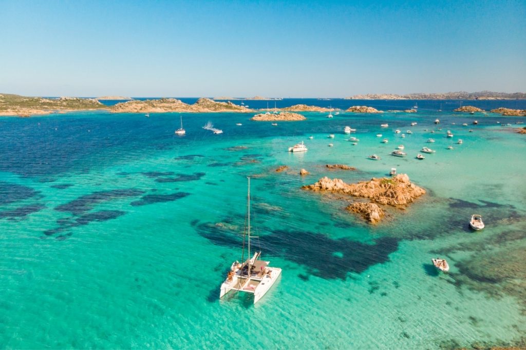 vacanza in barca in Sardegna, catamarano