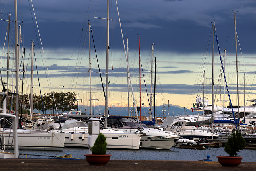 Porto San Rocco, Marina resort