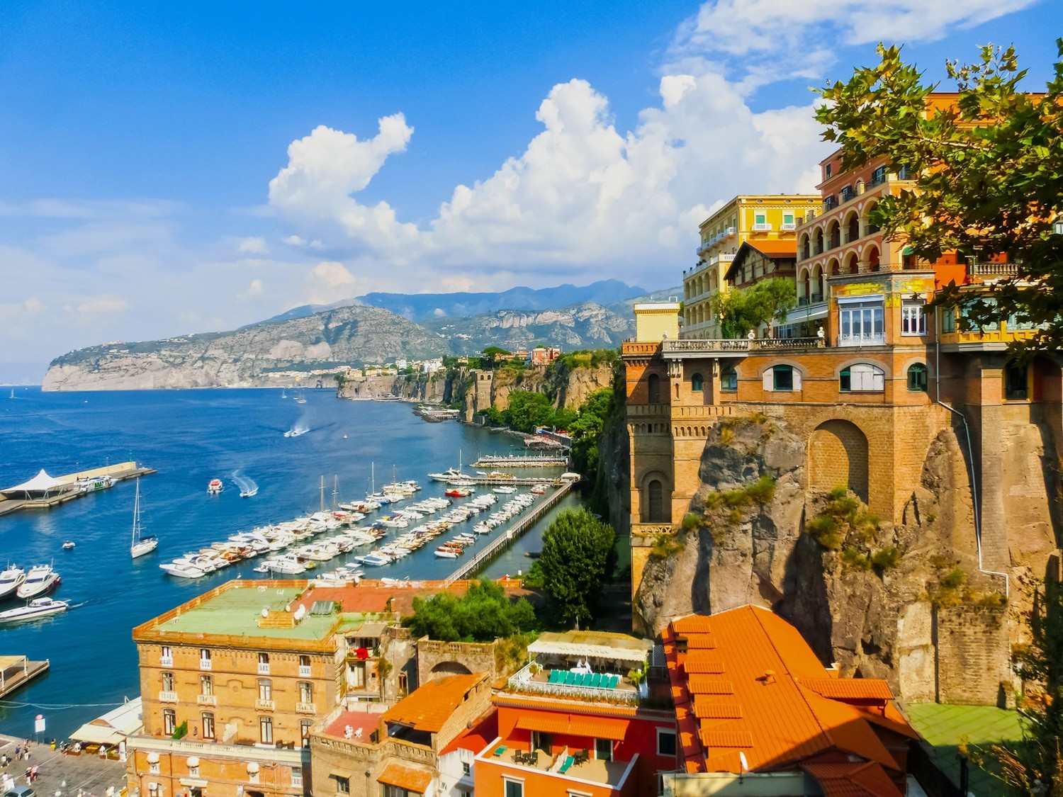 Marina Piccola Sorrento: una terrazza nel cuore della Penisola Sorrentina