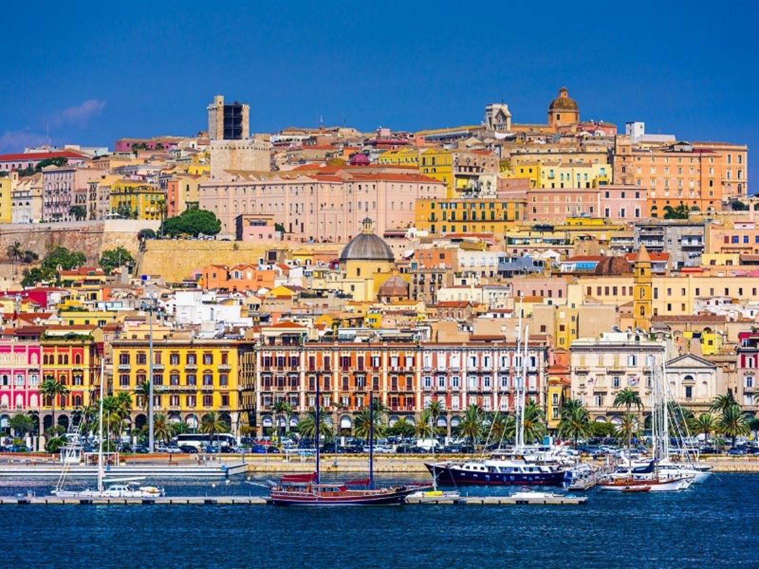 Vacanza in barca a Cagliari tra natura e relax