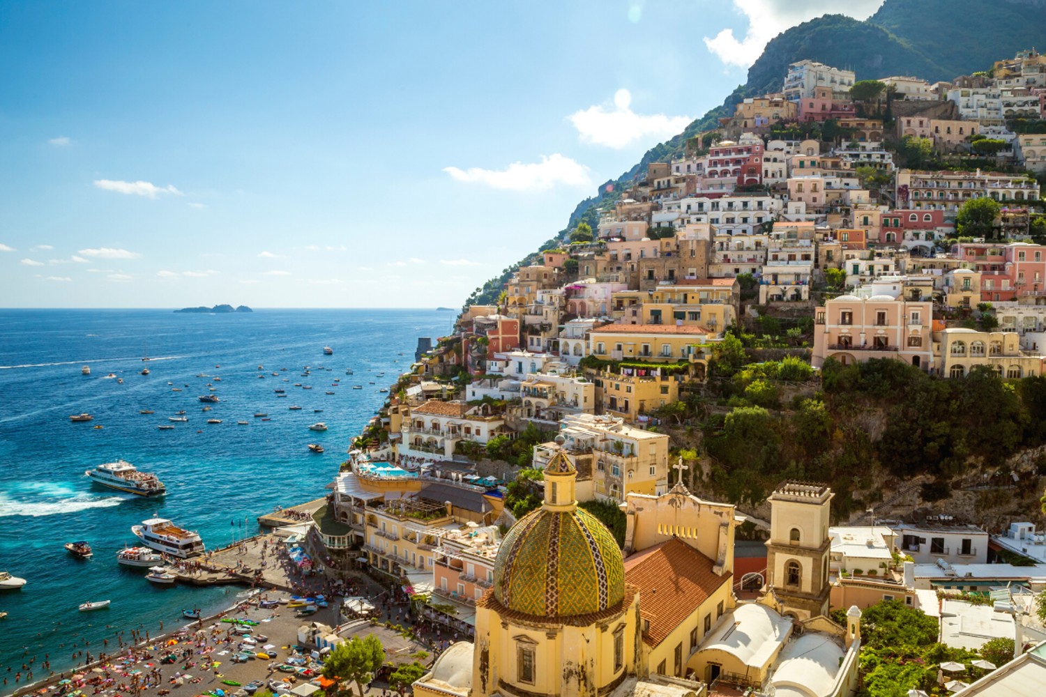 Campania by boat: colours and flavours of a unique land