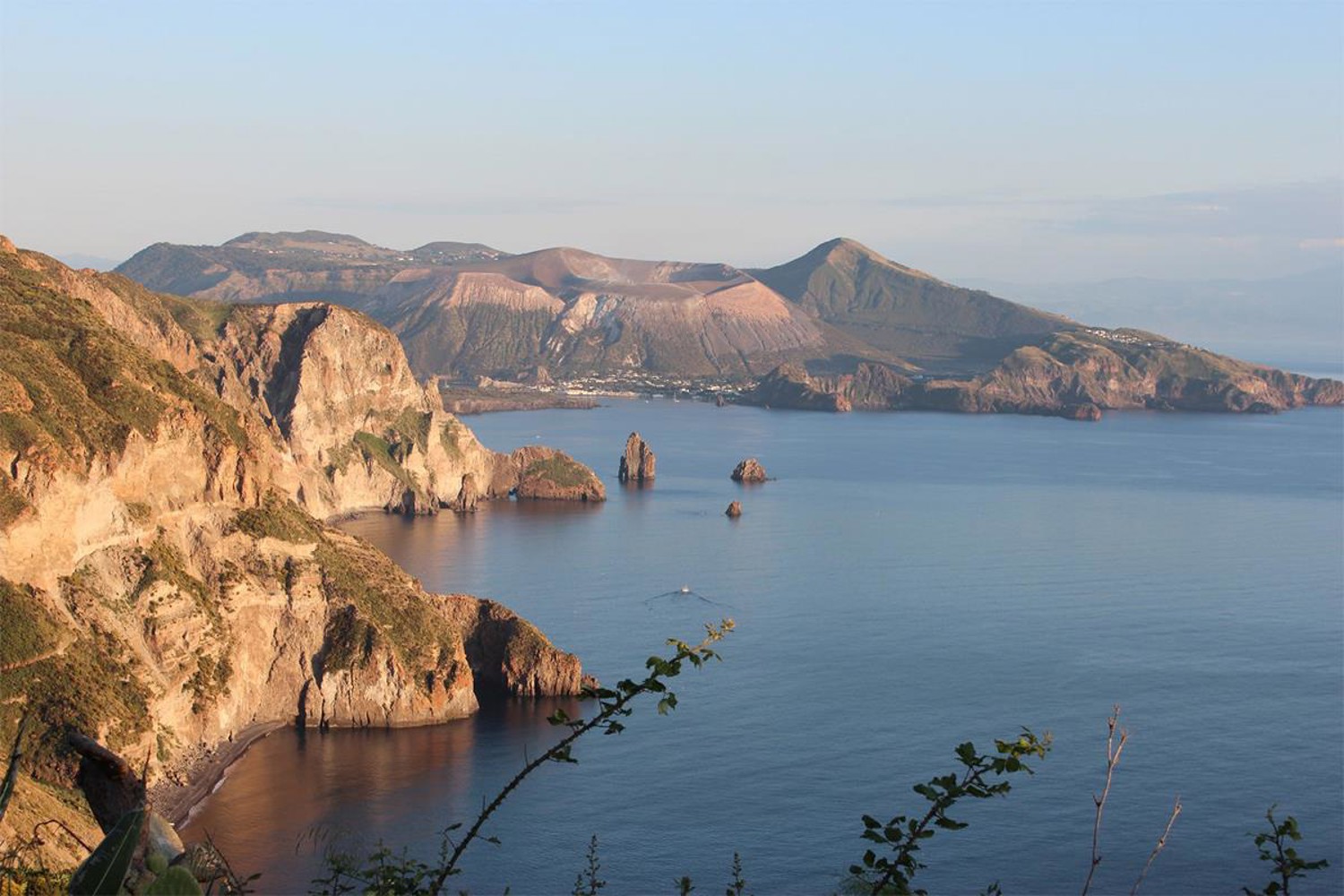 Isole Eolie: vacanze in barca a vela indimenticabili