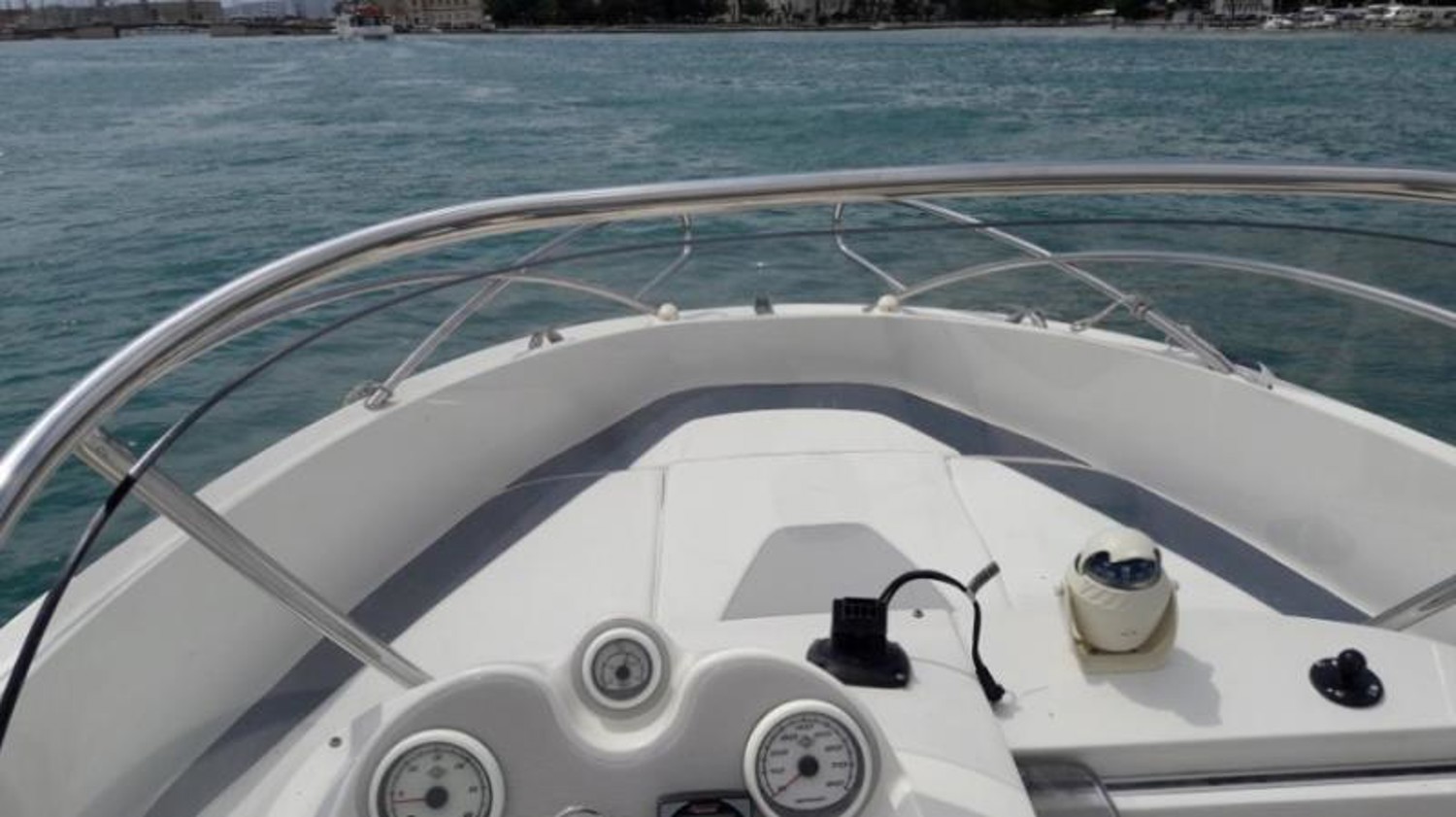 Quicksilver Commander 635