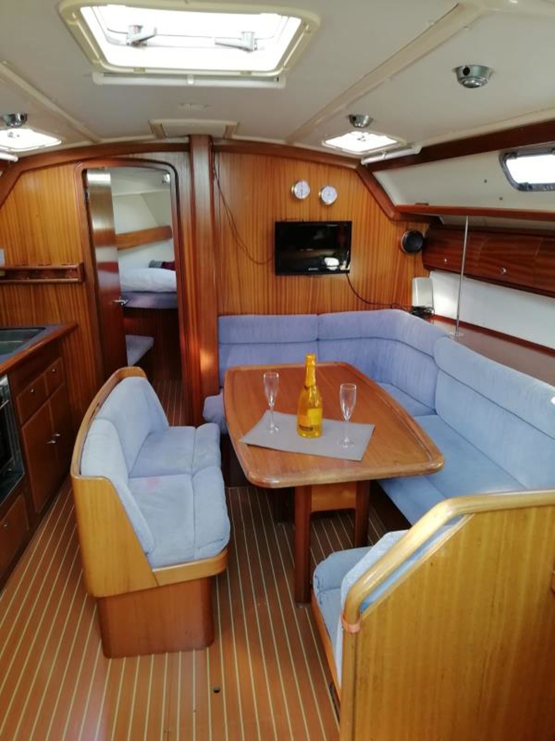 Bavaria 40