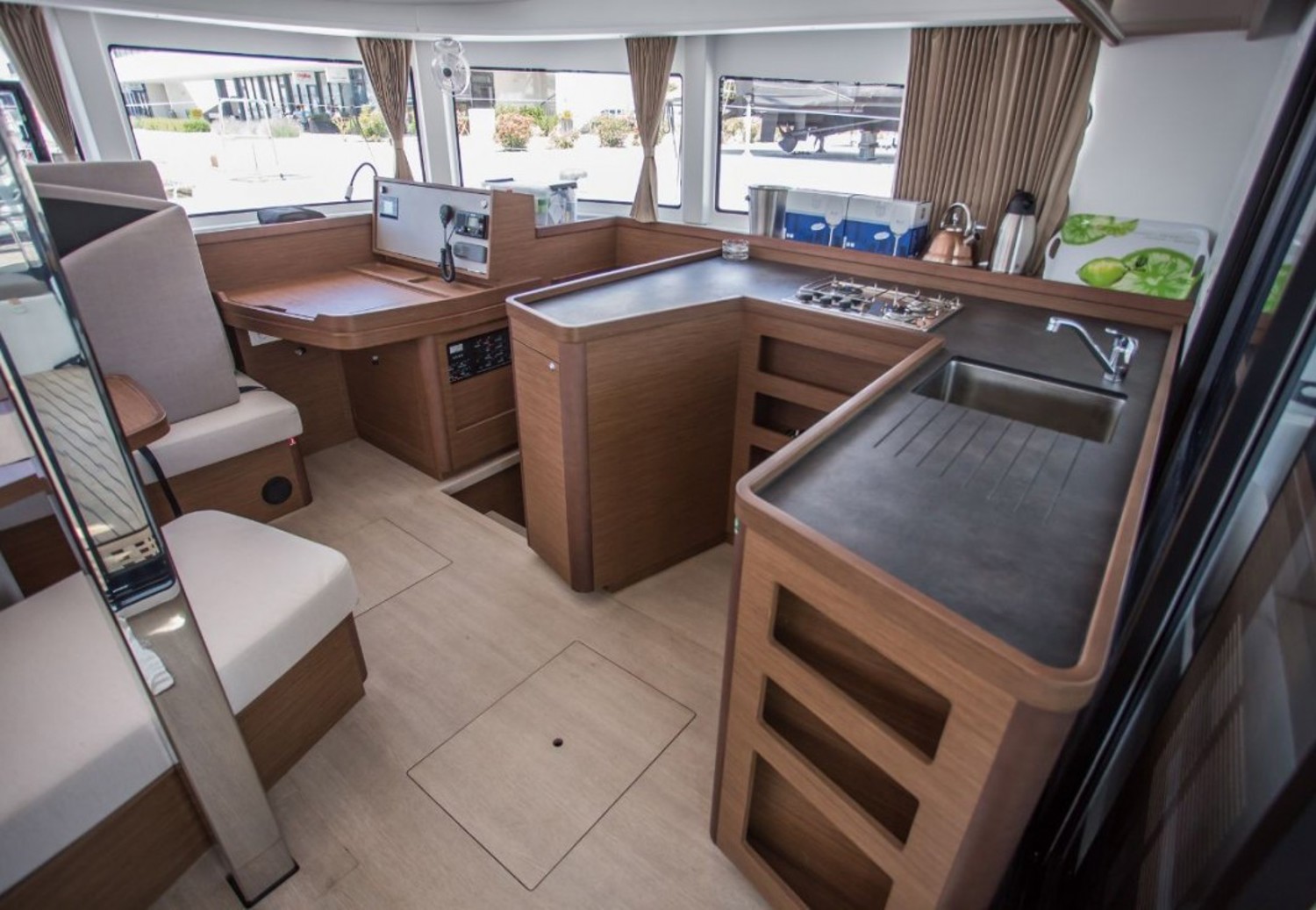 Lagoon 42