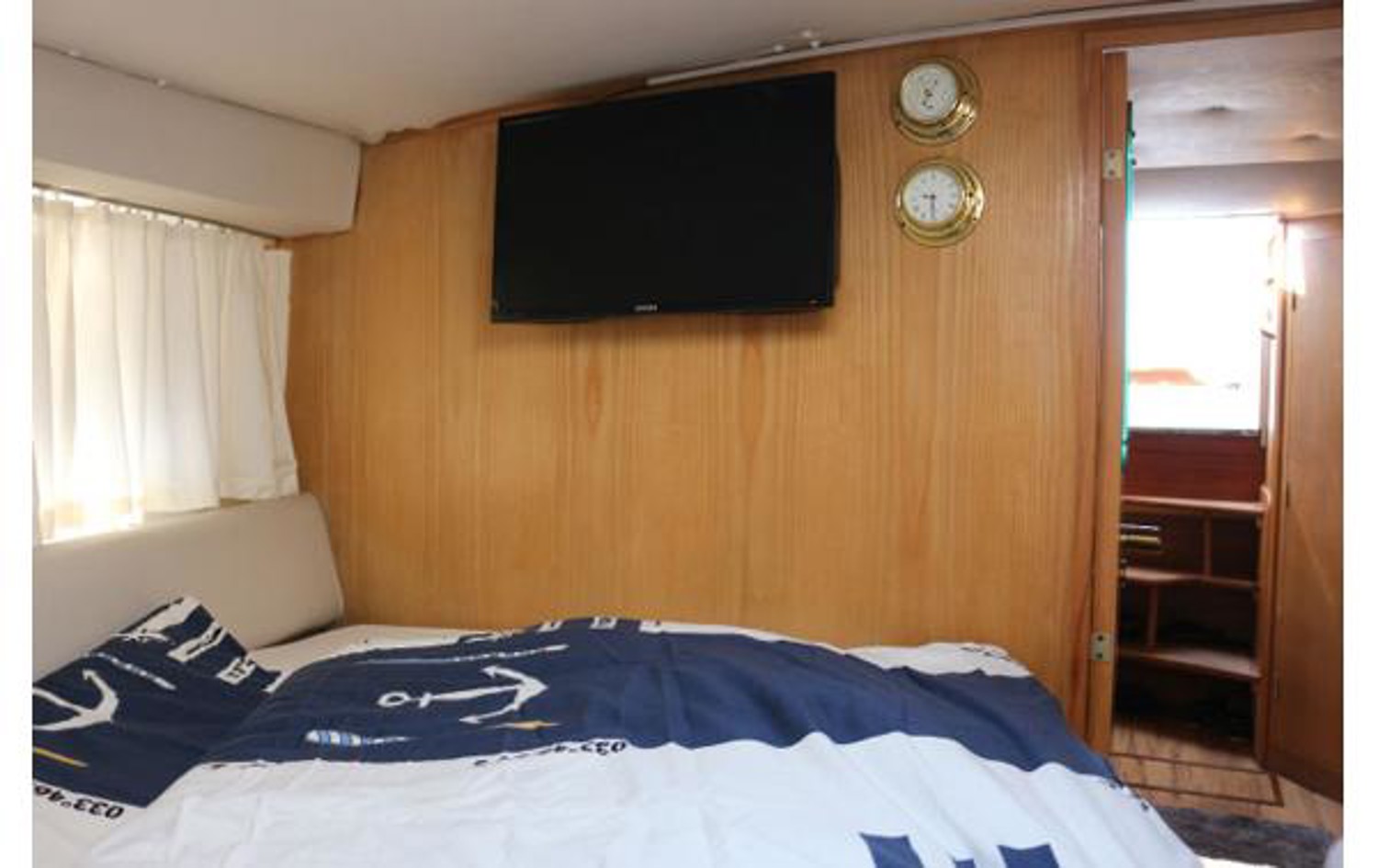 FAIRLINE 33