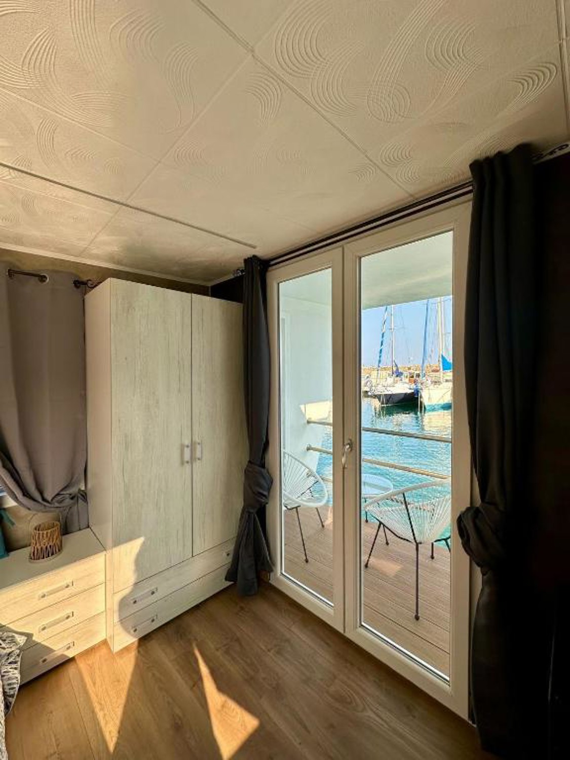 HOUSEBOAT