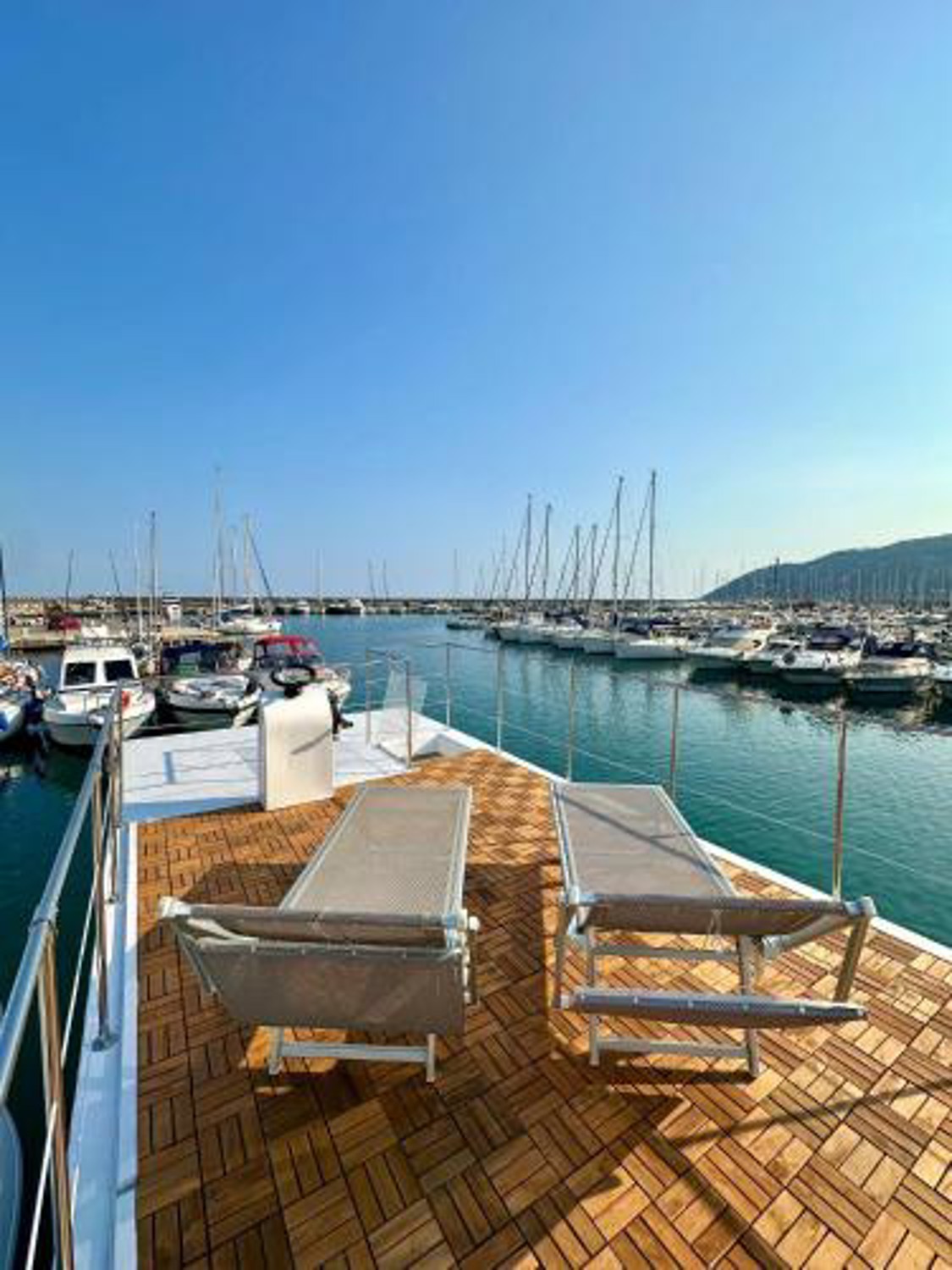 HOUSEBOAT